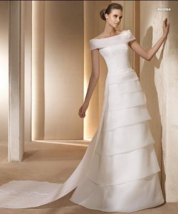 en güzel sade gelinlikler1