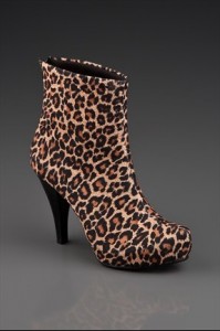 trendyol leopar desenli botlar1