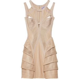 kep töreni için ten rengi elbiseler