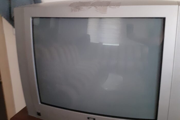 Scart girişli ikinci el tüplü televizyon 56 ekran FİYATI: 200 TL